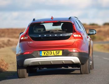 Volvo V40 Cross Country D4 [UK-spec] '2013–16