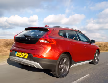 Volvo V40 Cross Country D4 [UK-spec] '2013–16