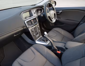 Interior Volvo V40 Cross Country D4 [UK-spec] '2013–16