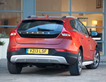 Volvo V40 Cross Country D4 [UK-spec] '2013–16