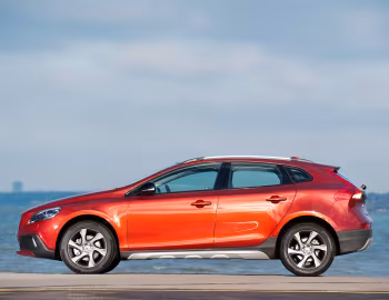 Volvo V40 Cross Country D4 [UK-spec] '2013–16
