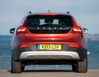 Volvo V40 Cross Country D4 [UK-spec] '2013–16