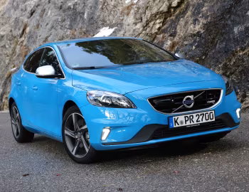 Volvo V40 D4 R-Design [Worldwide] '2012–16