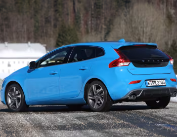 Volvo V40 D4 R-Design [Worldwide] '2012–16