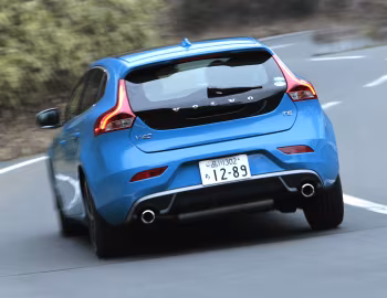 Volvo V40 T5 R-Design [Japan] '2013–16
