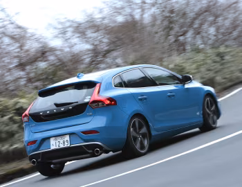 Volvo V40 T5 R-Design [Japan] '2013–16