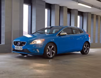 Volvo V40 D2 R-Design [UK-spec] '2013–16