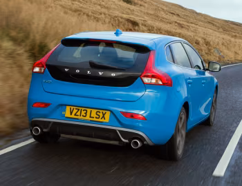 Volvo V40 D2 R-Design [UK-spec] '2013–16