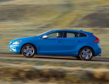 Volvo V40 D2 R-Design [UK-spec] '2013–16
