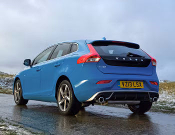 Volvo V40 D2 R-Design [UK-spec] '2013–16