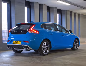Volvo V40 D2 R-Design [UK-spec] '2013–16