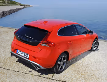 Volvo V40 T2 R-Design '2012–16