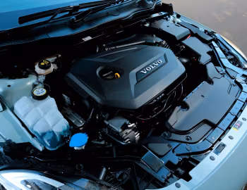 Sous la capuche Volvo V40 T4 [Japan] '02.2013–07.2016