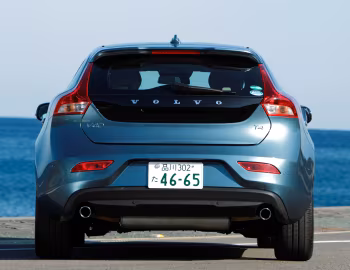Volvo V40 T4 [Japan] '02.2013–07.2016