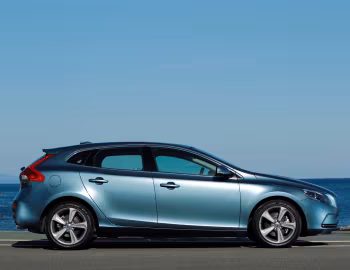 Volvo V40 T4 [Japan] '02.2013–07.2016