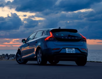 Volvo V40 T4 [Japan] '02.2013–07.2016