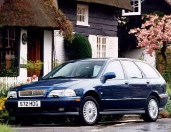 Volvo V40 [UK-spec] '1996–2000