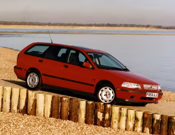 Volvo V40 [UK-spec] '1996–2000