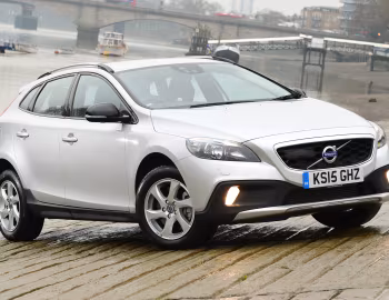 Volvo V40 Cross Country D2 [UK-spec] '2012–16