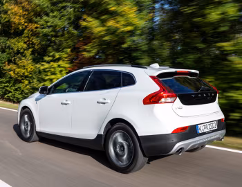 Volvo V40 Cross Country D4 "Ocean Race" [Worldwide] '2014–15