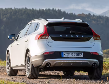Volvo V40 Cross Country D4 "Ocean Race" [Worldwide] '2014–15