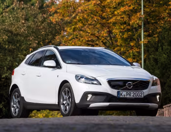Volvo V40 Cross Country D4 "Ocean Race" [Worldwide] '2014–15