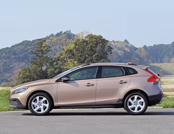 Volvo V40 Cross Country T4 [Japan] '2013–16