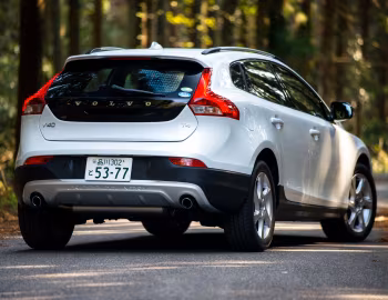 Volvo V40 Cross Country T4 "Nordic" [Japan] '2014