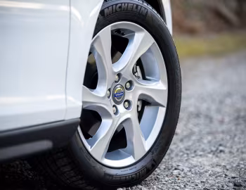 Volvo V40 Cross Country T4 "Nordic" [Japan] '2014