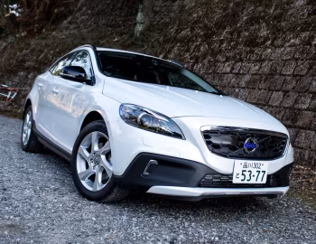 Volvo V40 Cross Country T4 "Nordic" [Japan] '2014