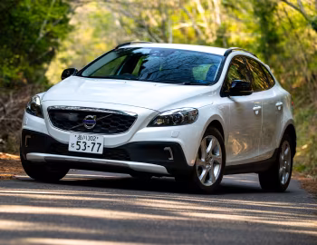 Volvo V40 Cross Country T4 "Nordic" [Japan] '2014
