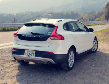Volvo V40 Cross Country T4 "Nordic" [Japan] '2014