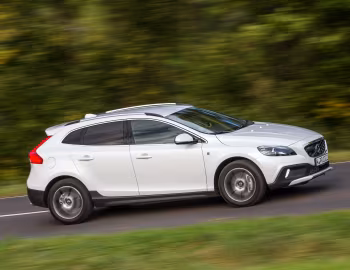 Volvo V40 Cross Country D4 "Ocean Race" [Worldwide] '2014–15