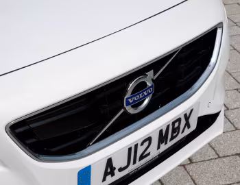 Volvo V40 D2 [UK-spec] '2012–16