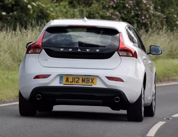 Volvo V40 D2 [UK-spec] '2012–16
