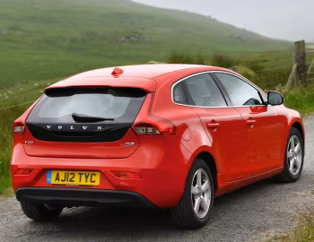 Volvo V40 D2 [UK-spec] '2012–16