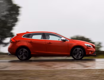 Volvo V40 D2 R-Design [Worldwide] '2012–16