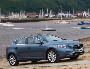 Volvo V40 D3 [UK-spec] '2012–16