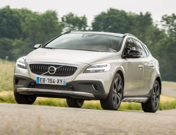Volvo V40 D3 Cross Country [Worldwide] '2016–19