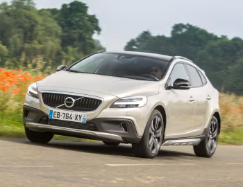 Volvo V40 D3 Cross Country [Worldwide] '2016–19