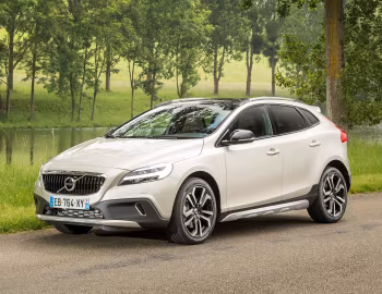 Volvo V40 D3 Cross Country [Worldwide] '2016–19