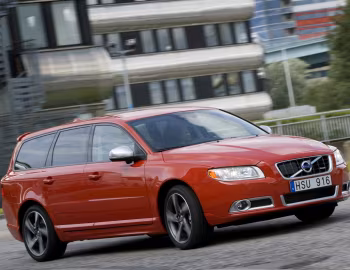 Volvo V70 D3 R-Design [Worldwide] '2009–13