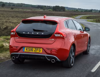 Volvo V40 D3 R-Design [UK-spec] '2016–19