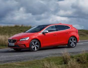 Volvo V40 D3 R-Design [UK-spec] '2016–19