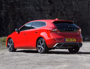 Volvo V40 D3 R-Design [UK-spec] '2016–19
