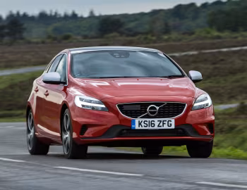 Volvo V40 D3 R-Design [UK-spec] '2016–19