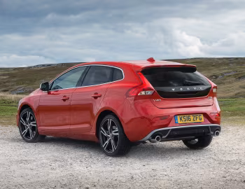 Volvo V40 D3 R-Design [UK-spec] '2016–19