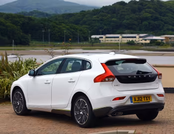 Volvo V40 D4 [UK-spec] '2012–16