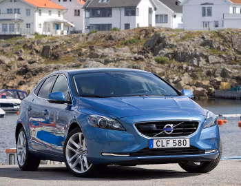 Volvo V40 D4 [Worldwide] '2012–16