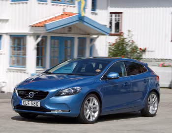Volvo V40 D4 [Worldwide] '2012–16